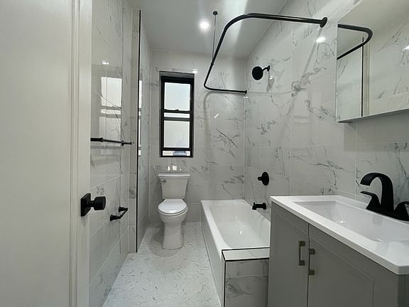 3rd image of 715 W 175th St APT 3A