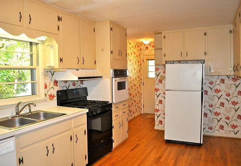 2309 Airline Dr — Photo 10