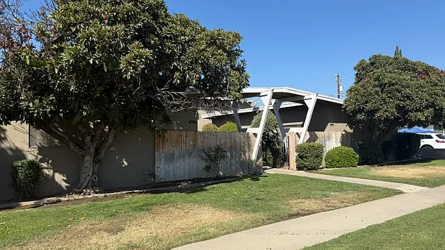 2 bed, 850 sqft, $1,400 — Photo 3