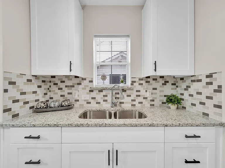339 Avenue G — Photo 15