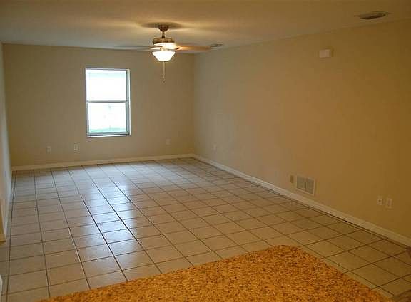 5th image of 31 Penn Manor Ln
