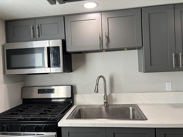 PARK CITY WALK APARTMENTS — Photo 31