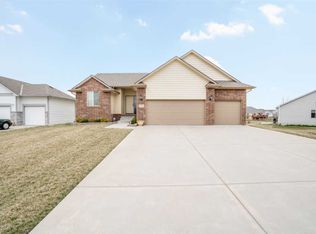 2221 S Cranbrook St, Wichita, KS 67207