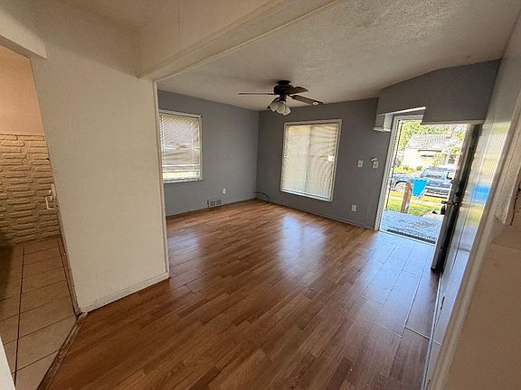2nd image of 624 E Hudson Ave