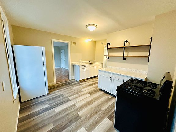 3rd image of 2447 11th Ave S Unit 2