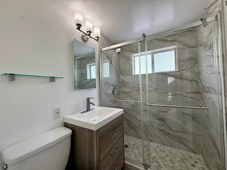 935 8th St #3 — Photo 4