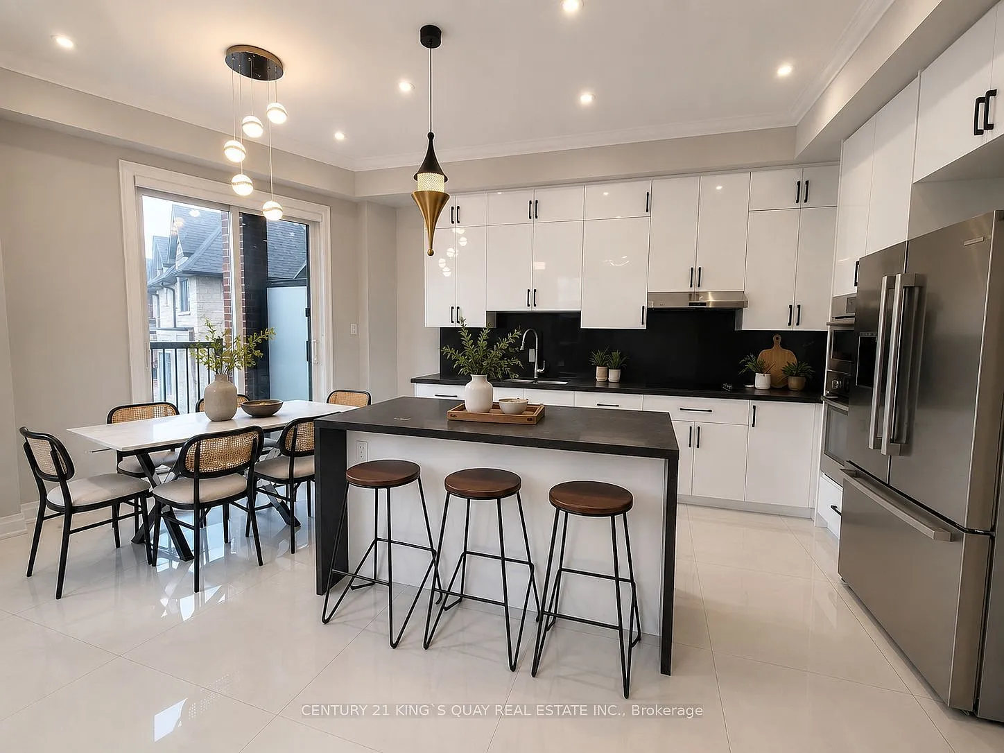 3 bed, $6,300 — Photo 4