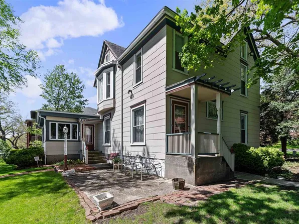 539 Indian Ter, Rockford, IL 61103