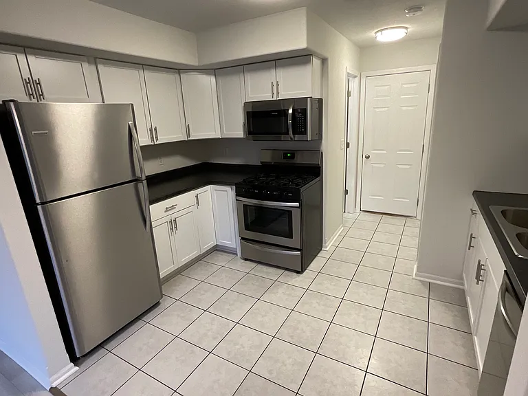 1319 Lemna Ave #3 — Photo 12