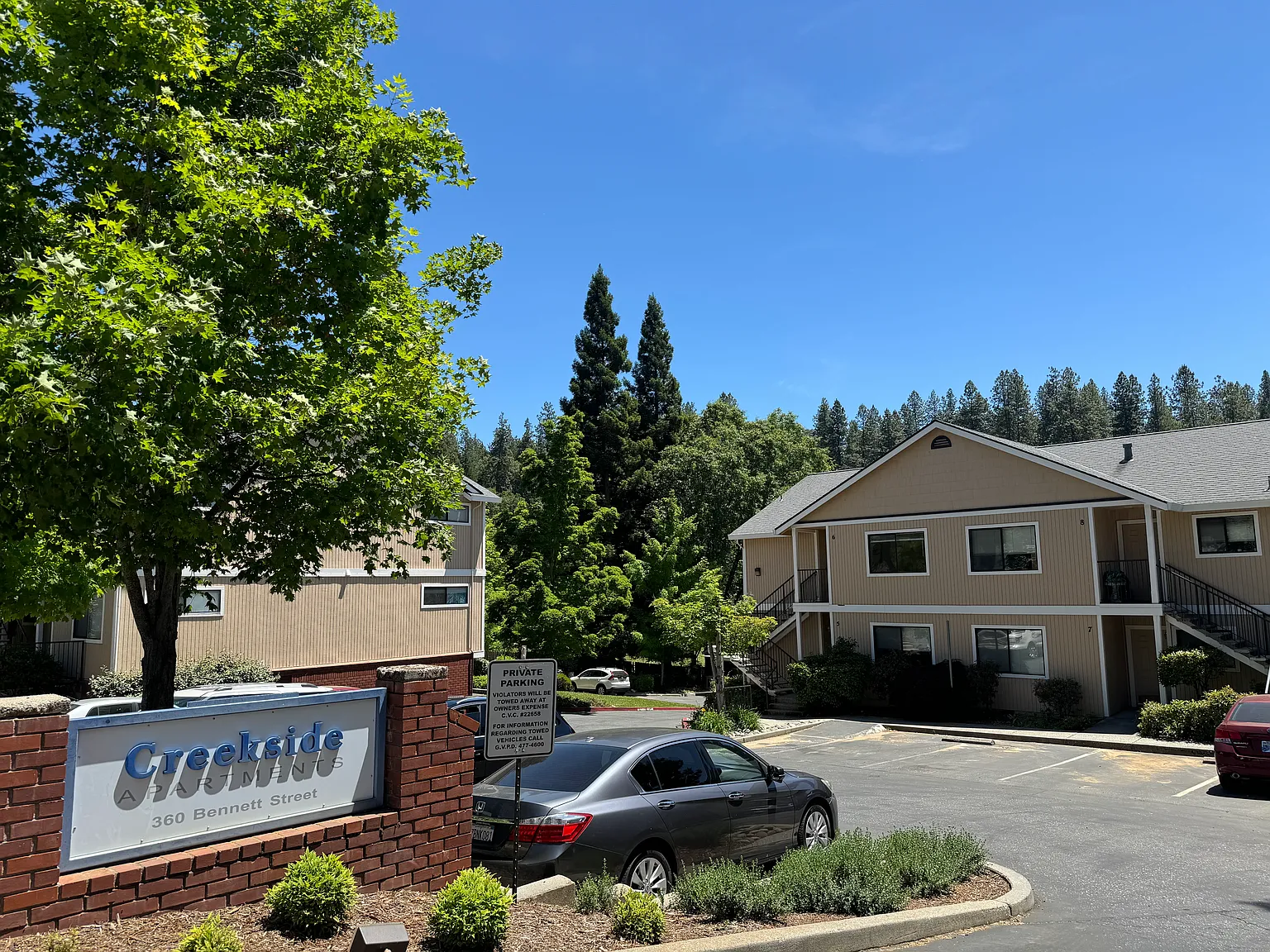 2 bed, 1000 sqft, $1,695 — Photo 2