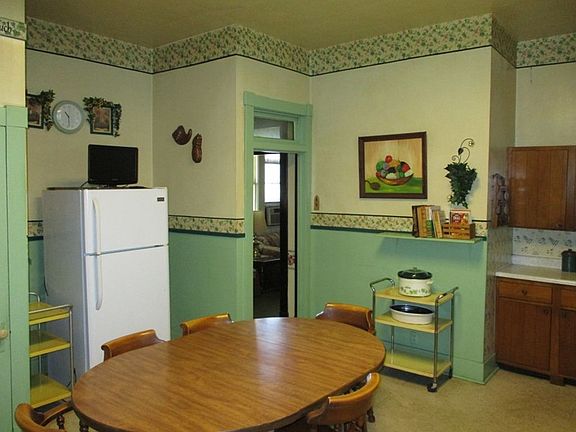 3rd image of 707 Wheeling Ave
