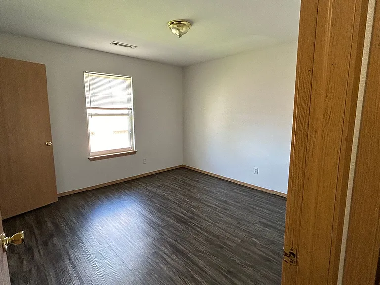 316 Erin Pl — Photo 9