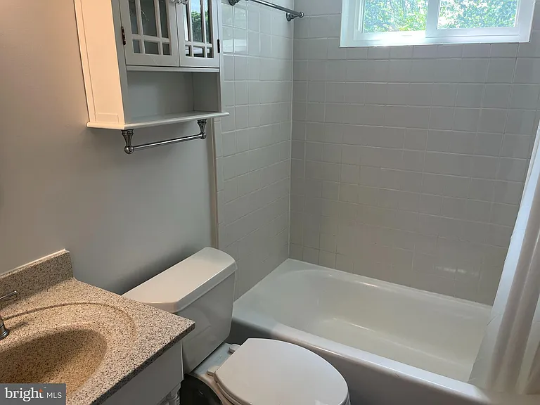 921 Prospect St #5 — Photo 21