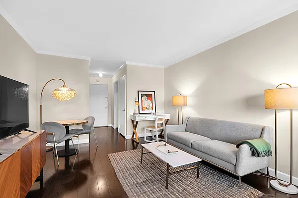 Rented by OFFICIAL | media 4