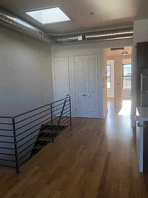 Rented by Alexander Bilu, LREB | media 14