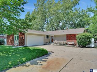 431 Redwood Dr, Lincoln, NE 68510