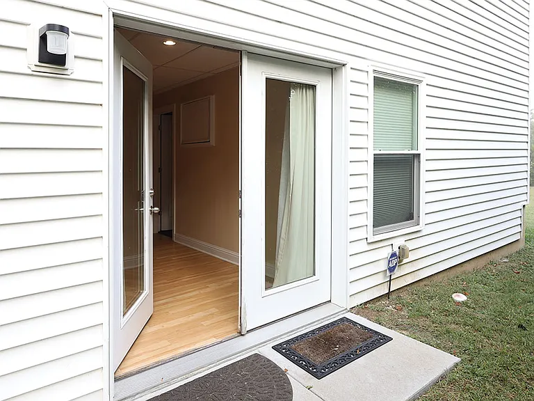 4838 S Point Rd — Photo 2