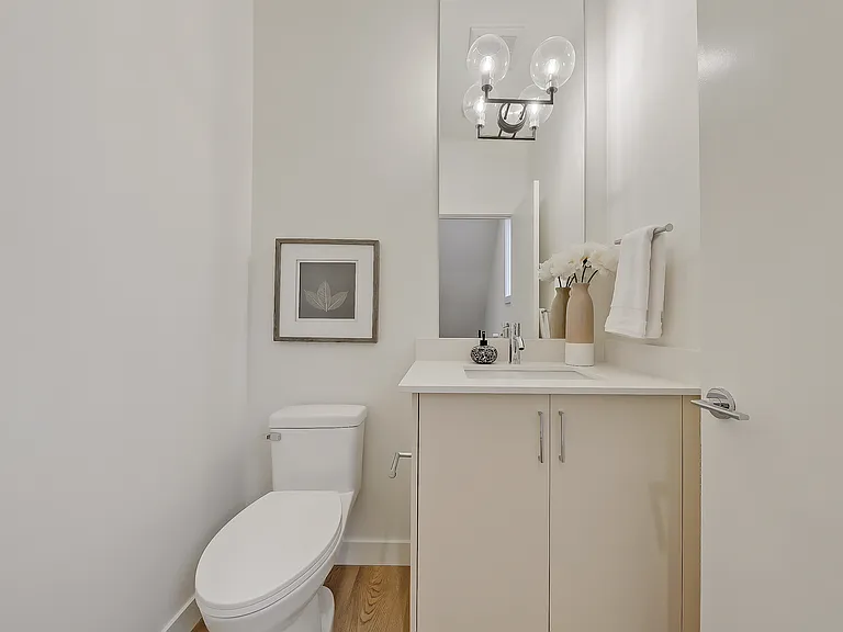 3408 37th St SW #310 — Photo 5