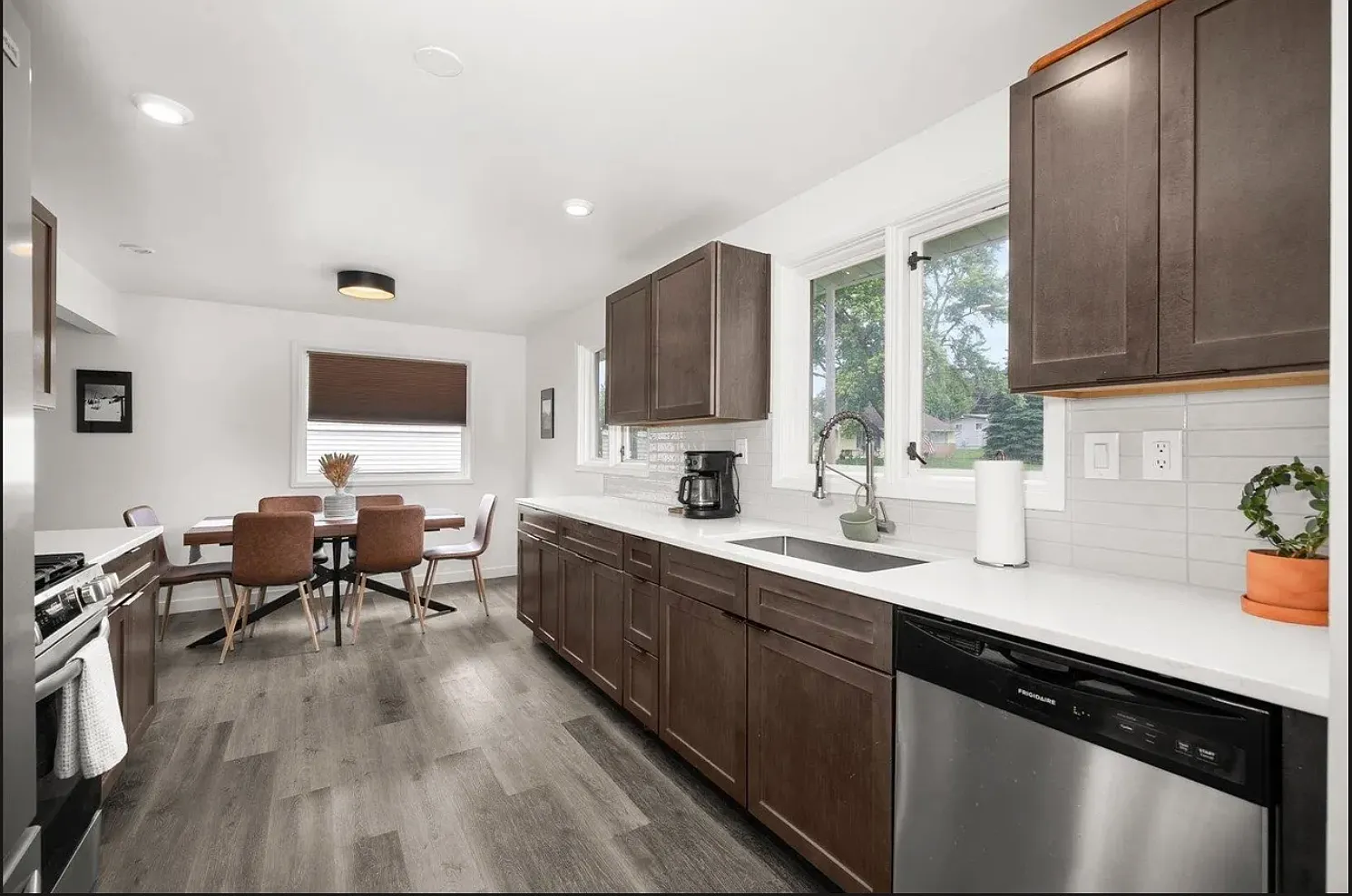 4 bed, 1.5 bath, 2058 sqft, $2,500 — Photo 3