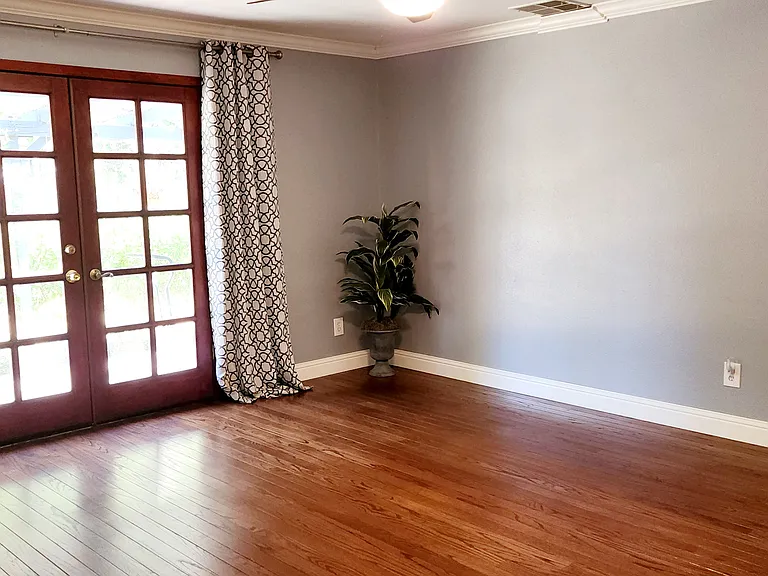 8401 La Riviera Dr — Photo 20