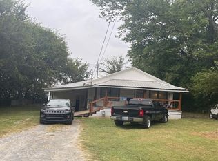 336 Cherokee Dr, Calhoun, GA 30701