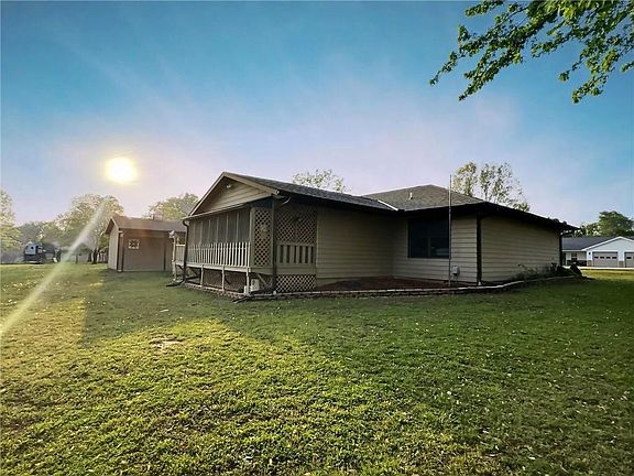 5th image of 309 Hillcrest Dr