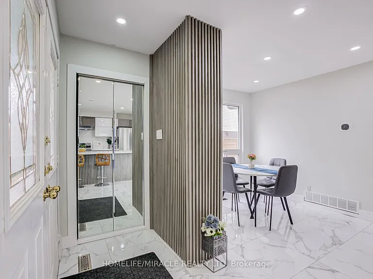 122 Ormond Dr — Photo 3