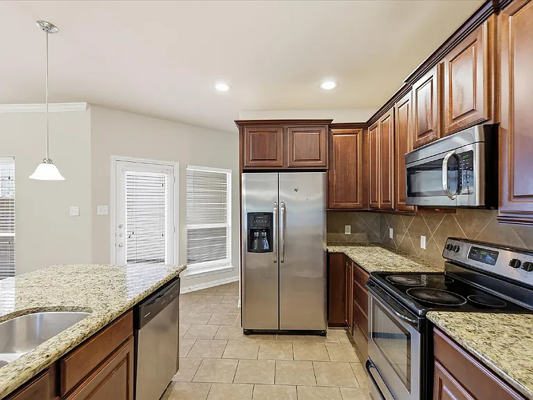 4904 Empire Way — Photo 15