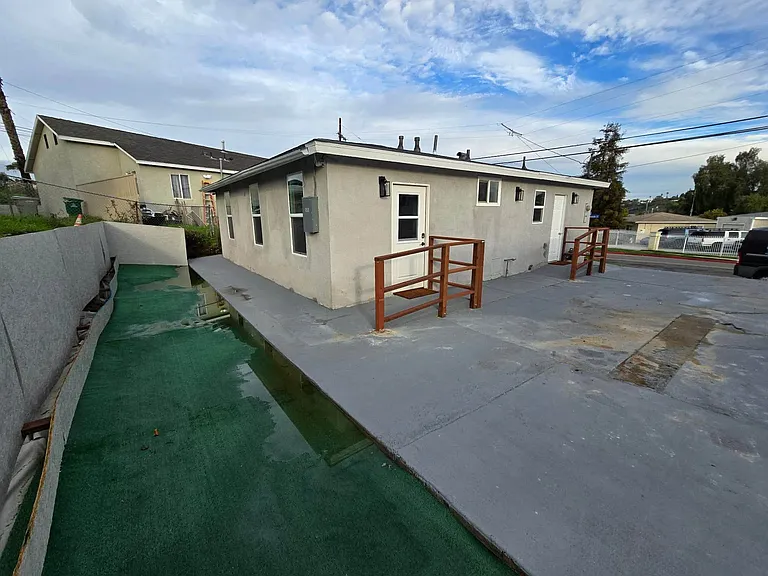 5305 Santa Margarita St — Photo 2