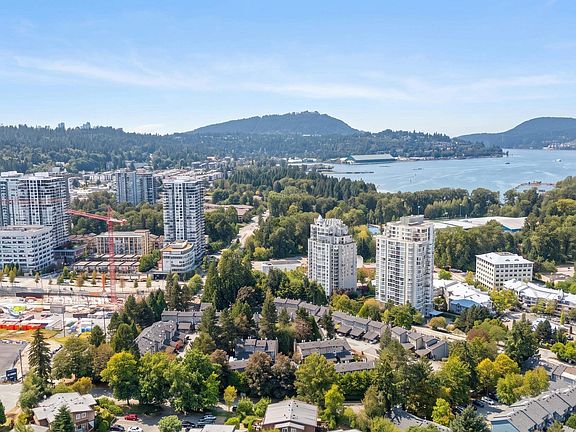 3rd image of 231 Balmoral Pl