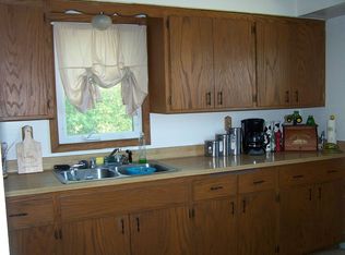 S67W4604 Janesville Rd, Muskego, WI 53150