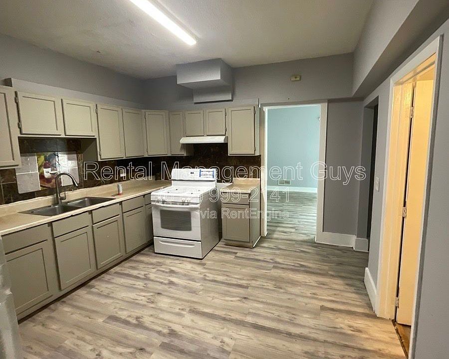 1st image of 2931 Bryant Ave N #2
