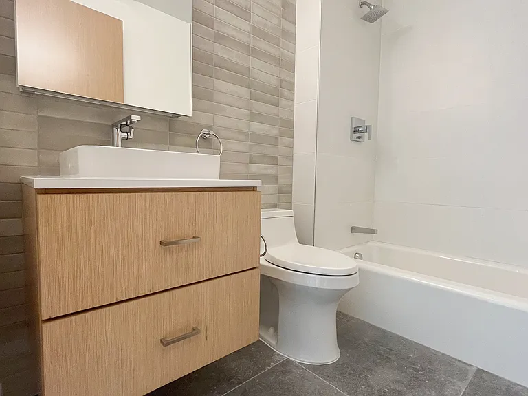 2515 El Camino Real #7 — Photo 8