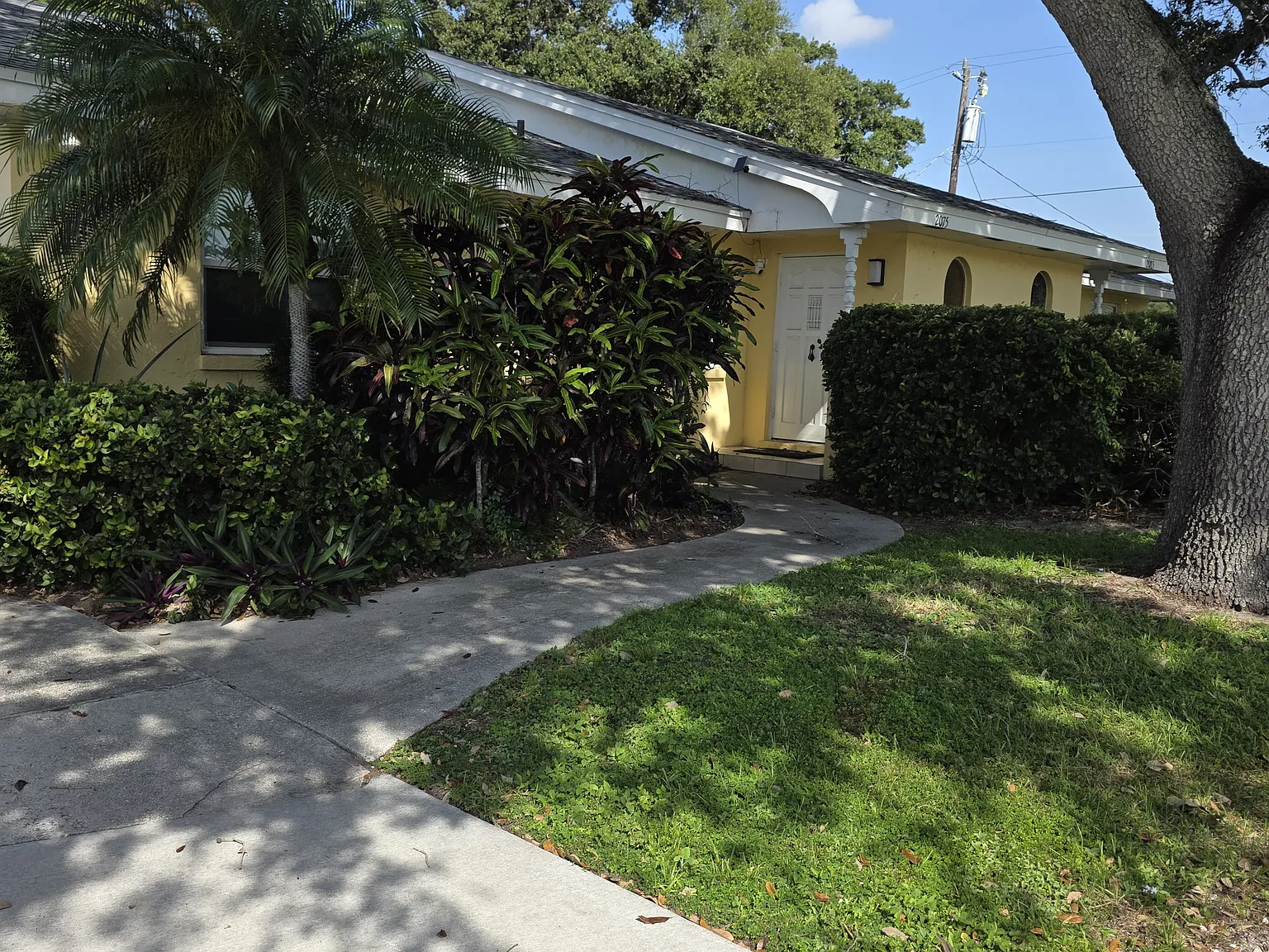 3 bed, 1350 sqft, $1,950 — Photo 1