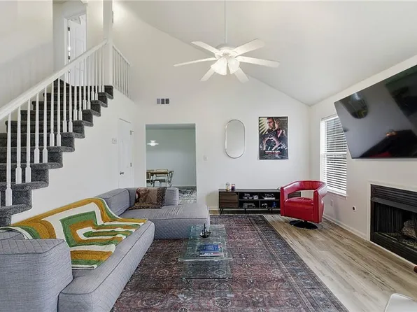 826 Miller Creek Ln, Newport News, VA 23602