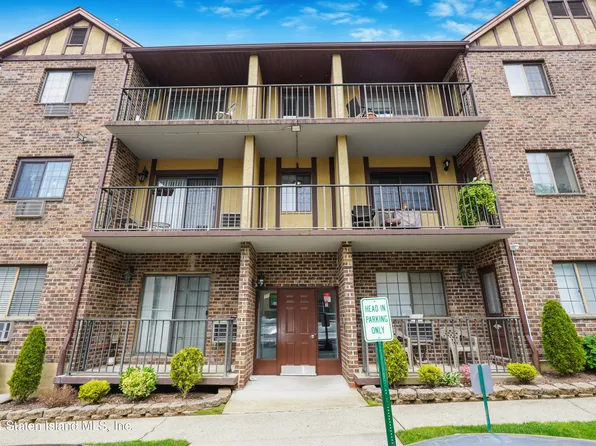 10 Donna Ct APT 6, Staten Island, NY 10314