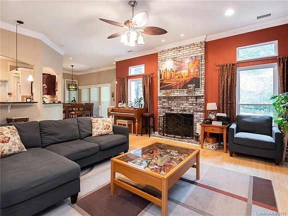 5th image of 14629 Buckton Ln