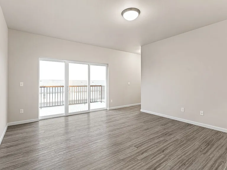 6716 W Washington Ave — Photo 7