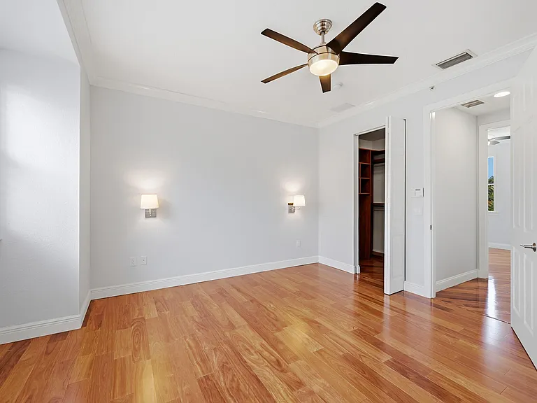542 NE 7th Ave #2 — Photo 20