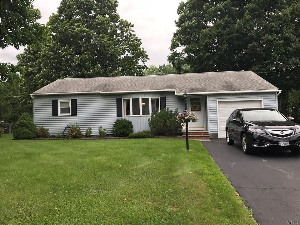 1st image of 104 Oakridge Dr