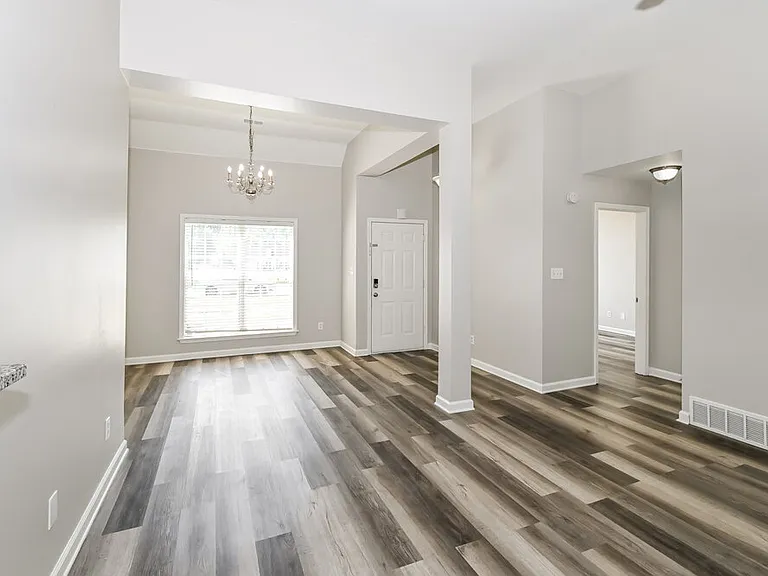 10594 Wyckford Dr — Photo 3