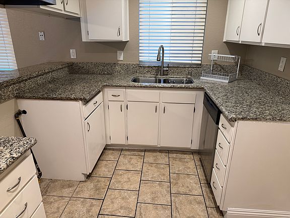 5th image of 15840 Rainbow Dr