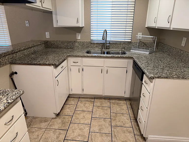 15840 Rainbow Dr — Photo 5