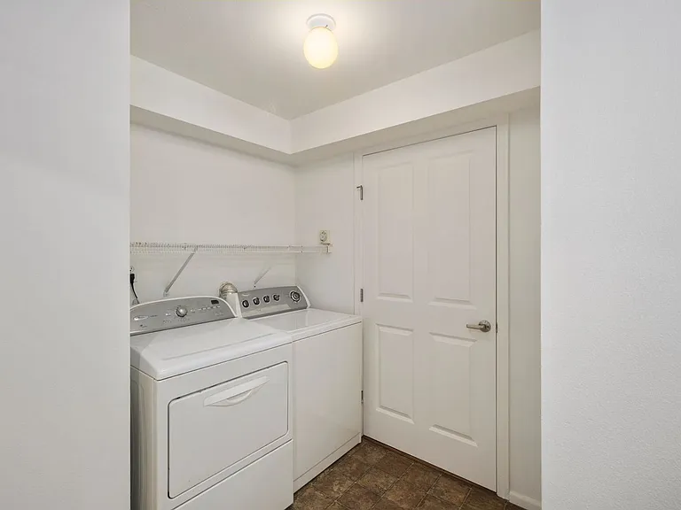 18621 Blueberry Ln #B104 — Photo 19