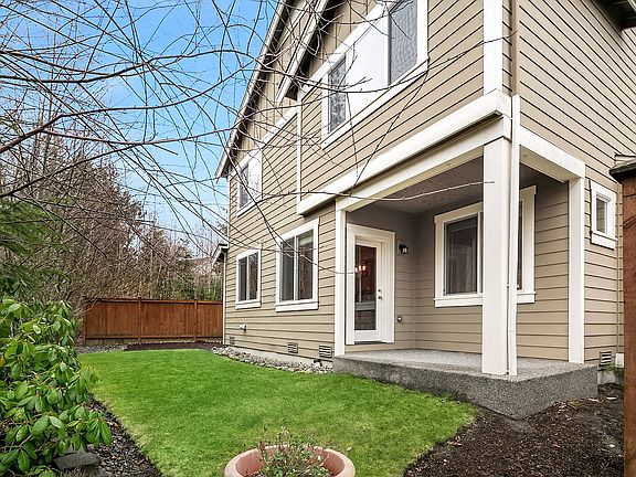 5th image of 2590 NE Kensington Ct