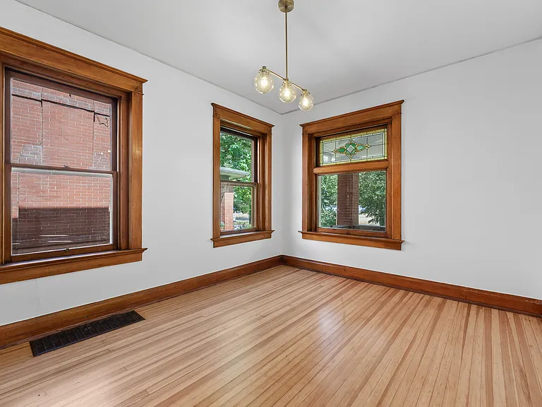 127 S Pearl St — Photo 14