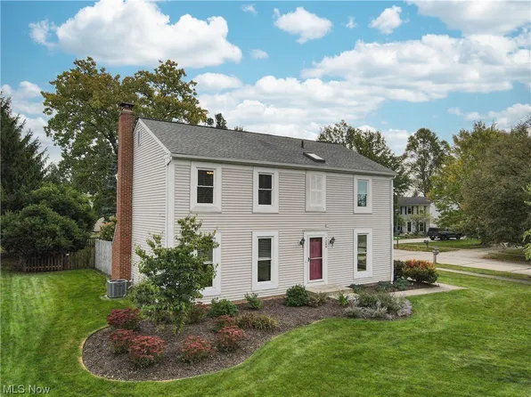 7289 Selworthy Ln, Solon, OH 44139