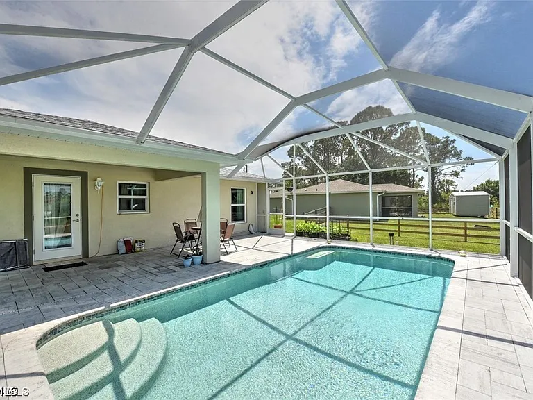 5029 W Hummingbird Dr — Photo 2