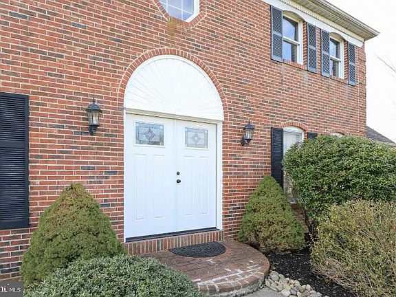 2nd image of 230 Grasshopper Dr