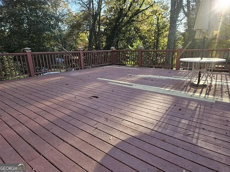 989 Rudolph St — Photo 13